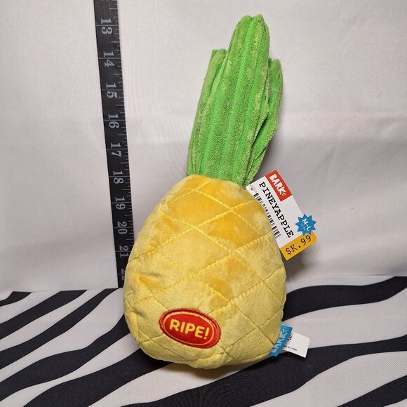 NWT Bark BarkBox Beg -n- Bag Theme with 2 toys and 3 treats - Medium Dogs - Picture 2 of 15